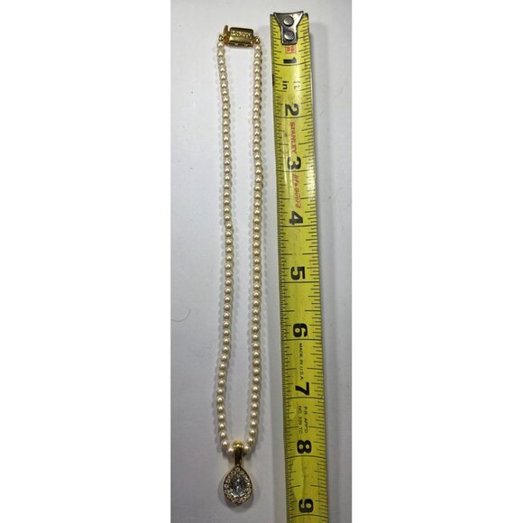 Vtg Monet necklace Faux Pearl Gold-Tone Pendant Rhinestones timeless jewelry - Picture 5 of 5